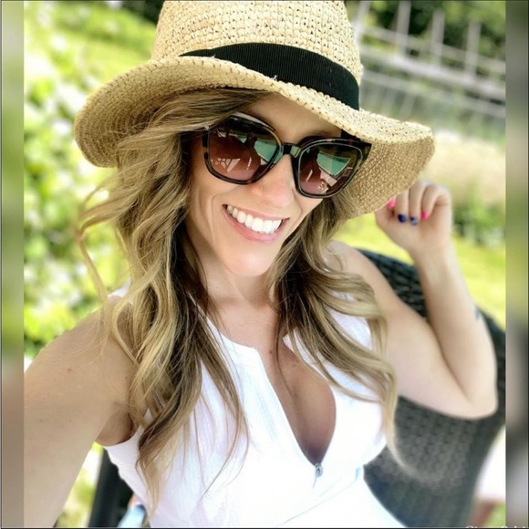 Meet your Posher, Amy. - Picture 1 of 1